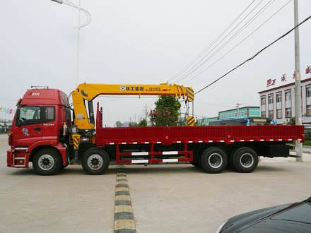 吉安哪里有隨車(chē)吊賣(mài)|2噸-12噸隨車(chē)起重運(yùn)輸車(chē)|隨車(chē)吊廠家直銷(xiāo)