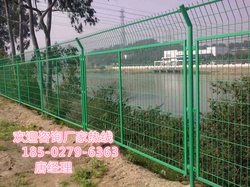 黃石水廠鐵絲網護欄用量找廠家、河流干道旅游區(qū)防護圍欄用哪種好？