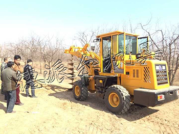 裝載機(jī)鉆坑機(jī)水泥電線桿鉆眼機(jī)馬路鉆坑機(jī)生產(chǎn)		