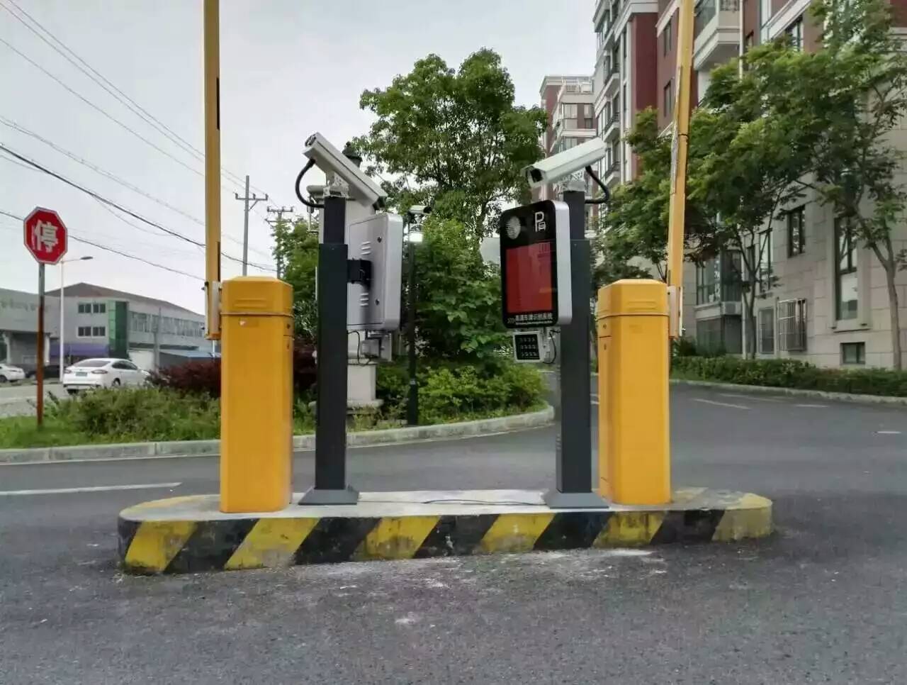 河南車牌識(shí)別安裝，鄭州車牌識(shí)別安裝，河南停車場(chǎng)系統(tǒng)安裝