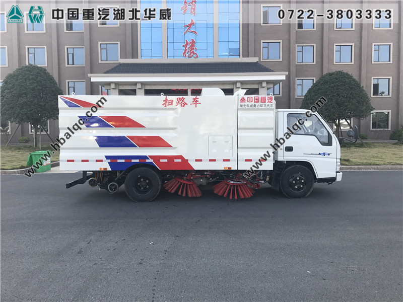 江鈴新順達(dá)燃油小型掃地車_水泥廠5噸吸塵式清掃車