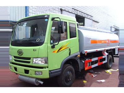 江西3噸至15噸油罐車(chē)、幫你賺錢(qián)的好幫手程力油罐車(chē)廠