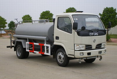 東風(fēng)各個(gè)型號(hào)的灑水車，9噸單橋運(yùn)水車，15噸后雙橋飲用水運(yùn)輸車參數(shù)