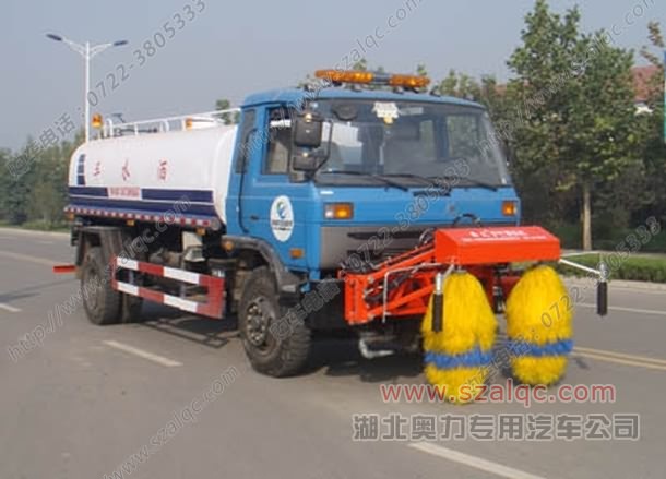 東風(fēng)153高速公路護欄清洗車↑護欄清洗車↑公路隔離護欄清洗車		