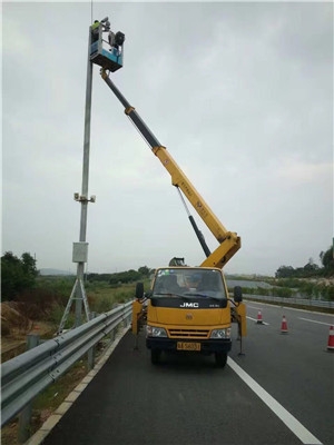 供應(yīng)廣州市高空作業(yè)平臺出租吊籃車登高車路燈車云梯車等