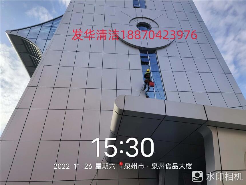 福建廈門市外墻排危天燃?xì)夤芫S修蜘蛛人工作流程