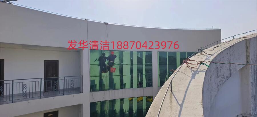 福建龍巖市外墻清洗施工團(tuán)隊(duì)聯(lián)系方式蜘蛛人高空作業(yè)瓷磚空鼓修復(fù)