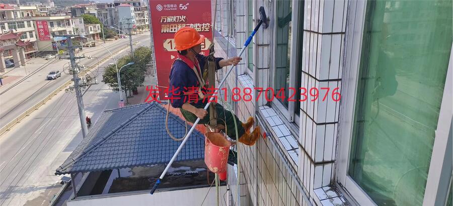 福建泉州市高空排危天燃?xì)夤芫S修高空作業(yè)如何清洗