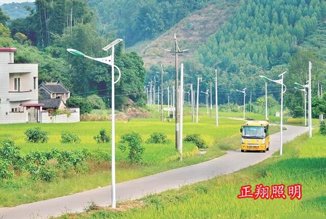 LED太陽能路燈已成農(nóng)村道路照明首選