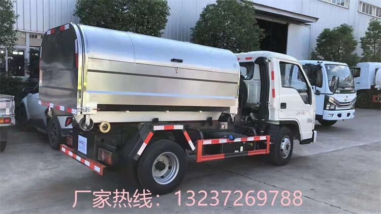 內(nèi)蒙古呼倫貝爾小型壓縮垃圾車(chē)-擺臂垃圾車(chē)碳鋼全密封-焊接強(qiáng)度高-重量輕