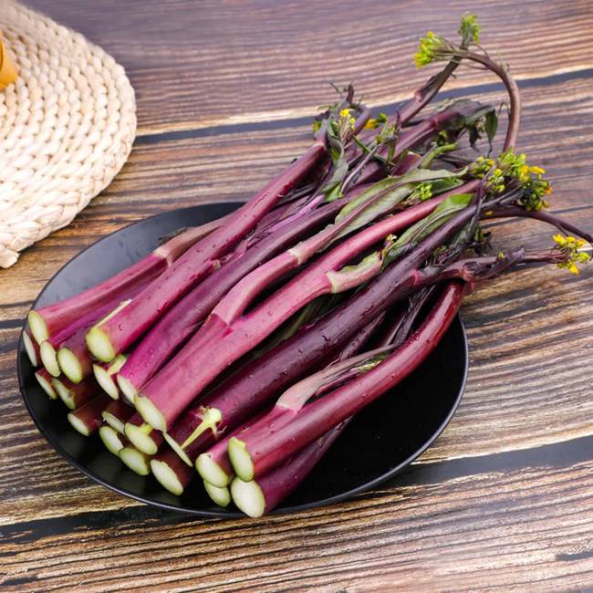 清炒洪山菜苔清脆鮮嫩、美味家常菜肴鮮嫩多汁