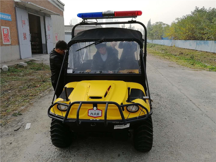 水陸兩棲汽車防汛抗旱地形車8輪驅(qū)動(dòng)結(jié)構(gòu)緊湊專業(yè)防洪救災(zāi)市政救援