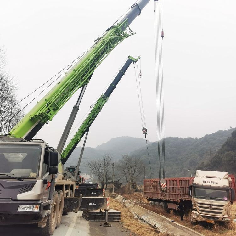 青浦區(qū)朱家角吊車出租，叉車搬運(yùn)機(jī)器隨車吊出租