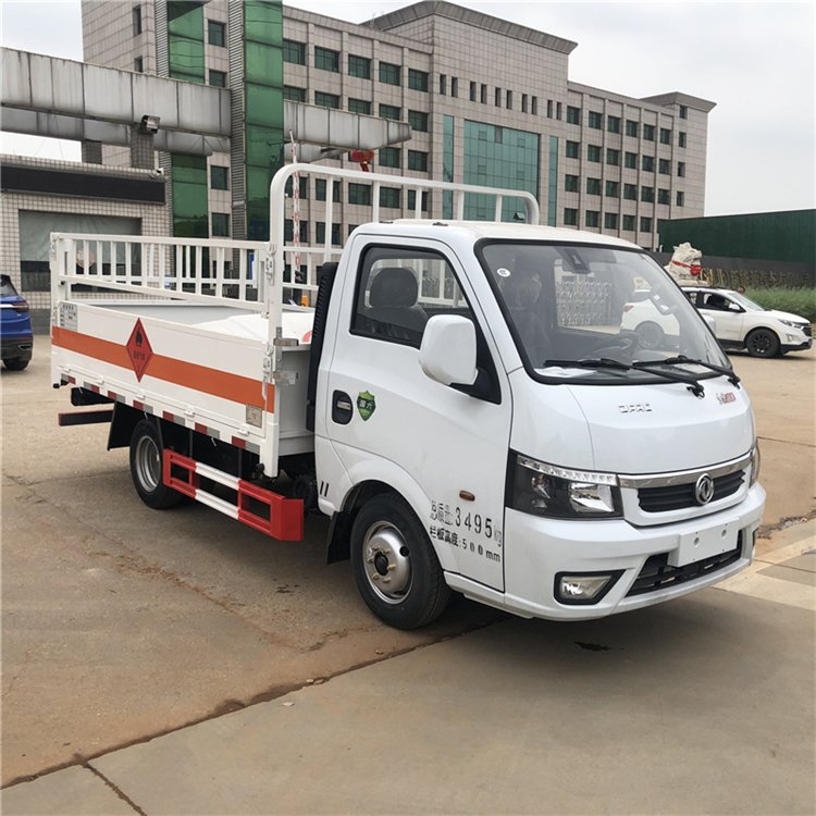 藍牌輕卡東風途逸氣瓶車柴油\/汽油危險品運輸車3米3倉欄式危貨車