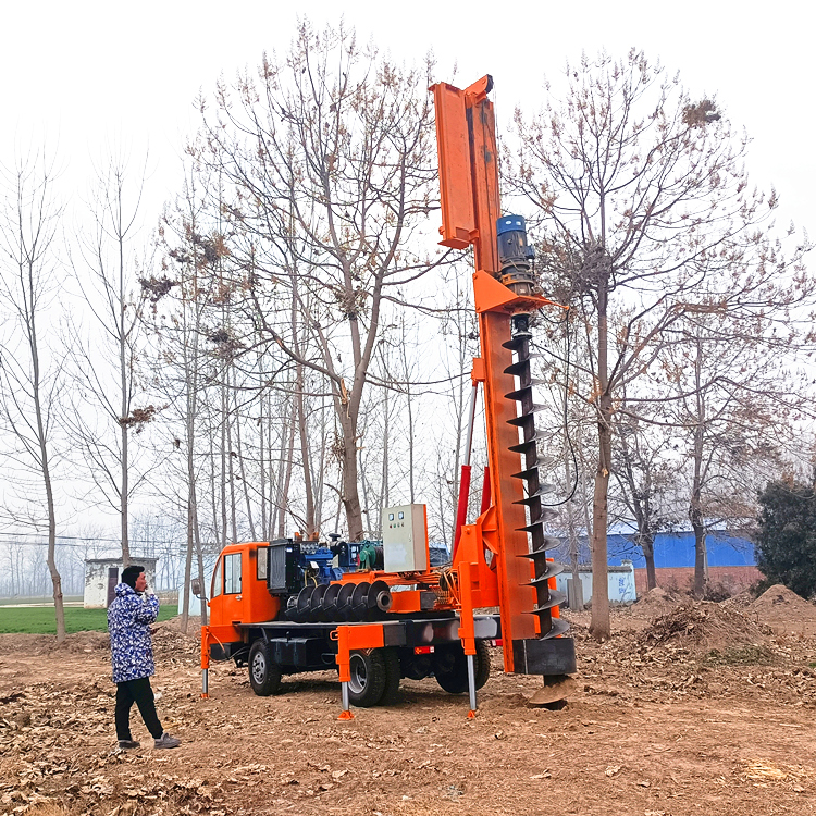 自建房輪式地基打樁機8米車載地樁鉆孔機小型農(nóng)用螺旋鉆機