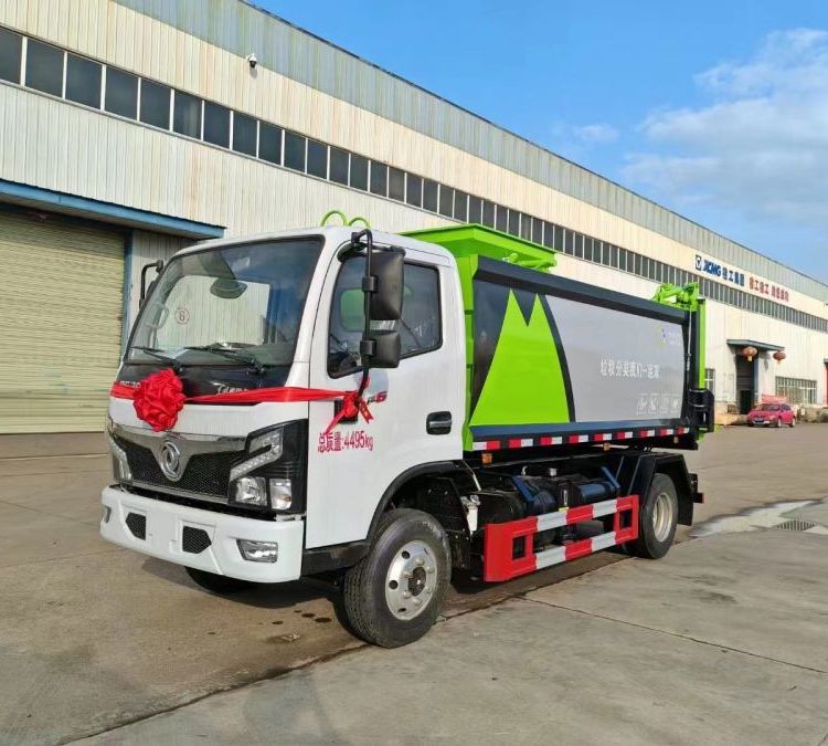 餐廚垃圾收集車(chē)參廠家學(xué)校餐余泔水回收車(chē)報(bào)送貨上門(mén)